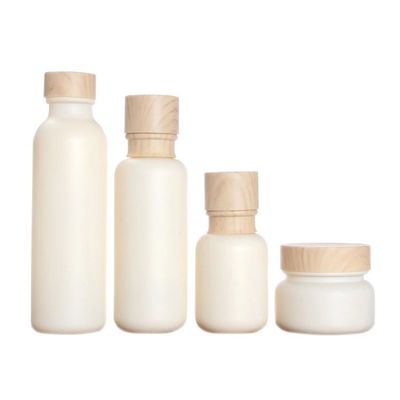 110ml 47/400ねじ帽子のガラス化粧品は47mmタケふたが付いている瓶をびん詰めにする